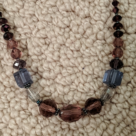 Burgundy beaded necklace two-piece - Picture 4 of 6